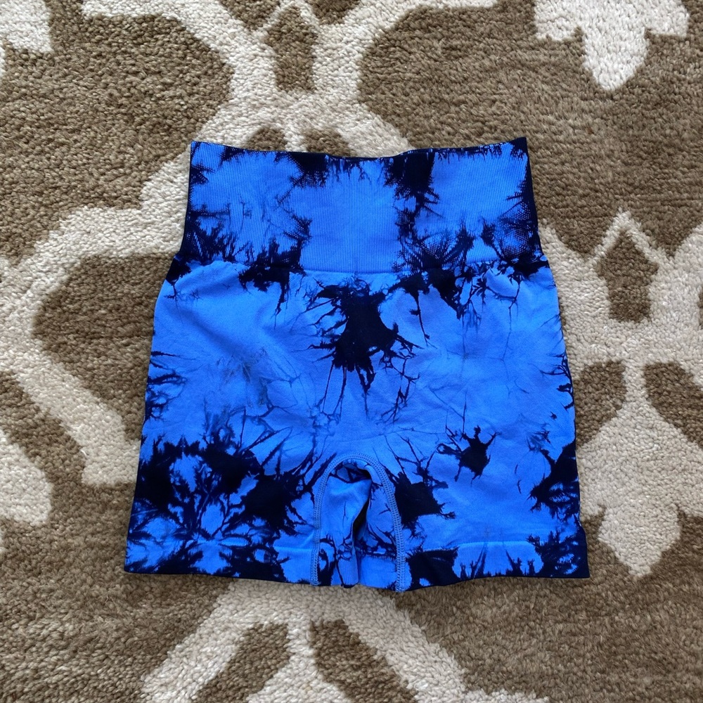 Women’s high waisted athletic shorts